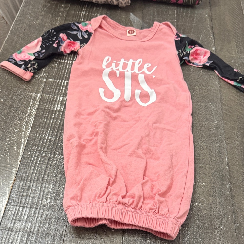 Boutique little sis night gown size 0-3 m